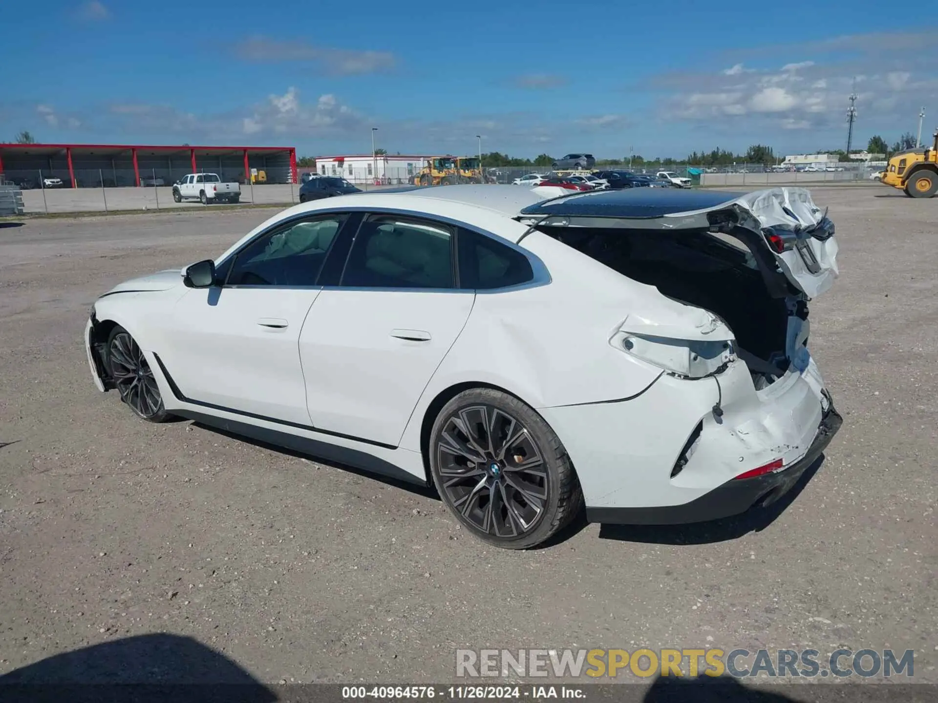 3 fotografías del automóvil dañado WBA63AV08RFR05318 BMW 4 SERIES GRAN COUPE 2024