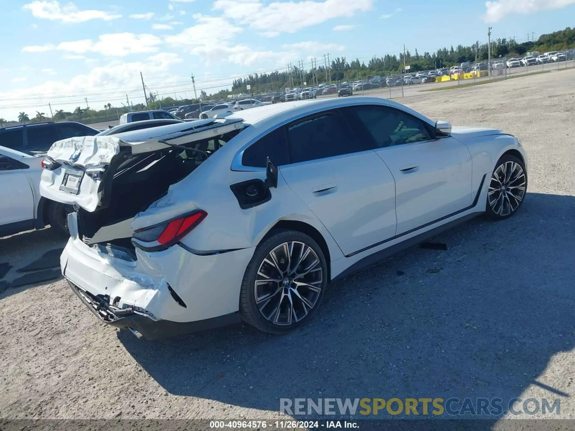 4 fotografías del automóvil dañado WBA63AV08RFR05318 BMW 4 SERIES GRAN COUPE 2024