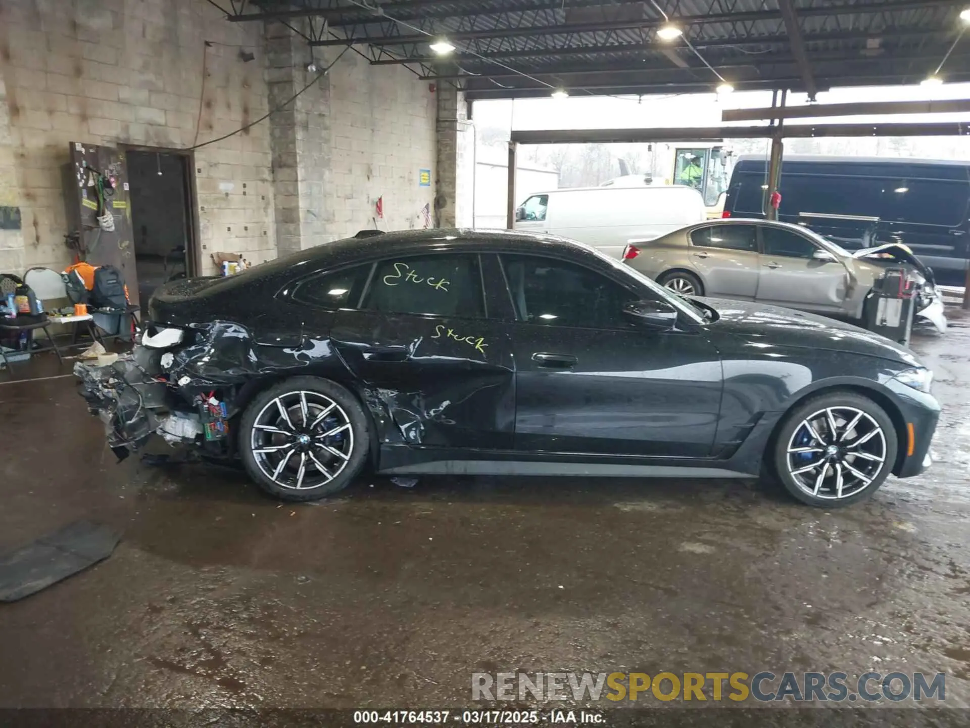 14 fotografías del automóvil dañado WBA73AV03RFR92792 BMW 4 SERIES GRAN COUPE 2024