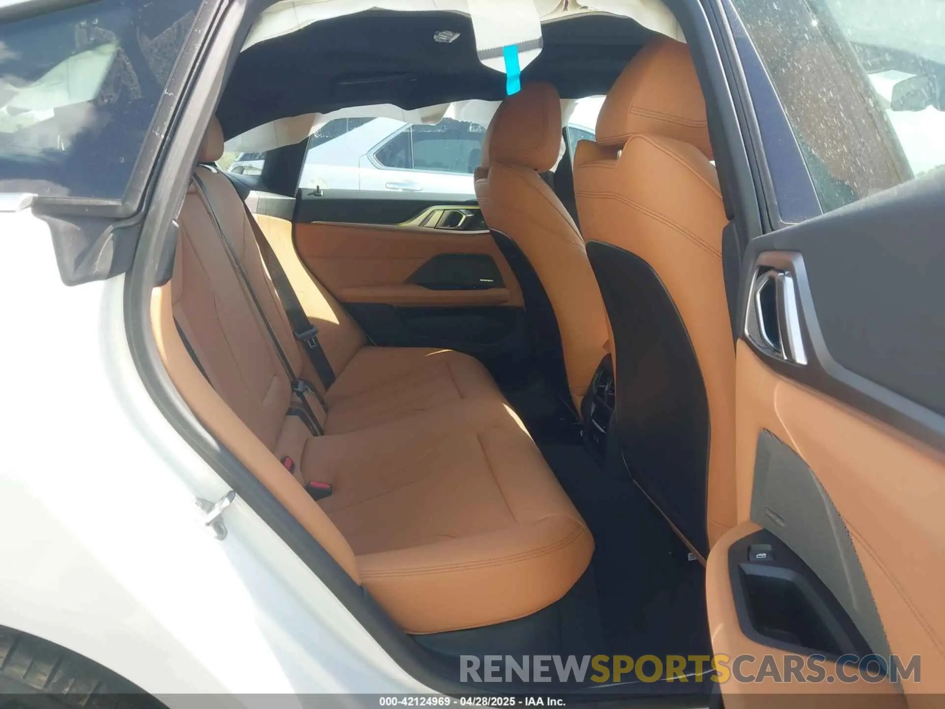 8 fotografías del automóvil dañado WBA33FB08SFU74697 BMW 4 SERIES GRAN COUPE 2025