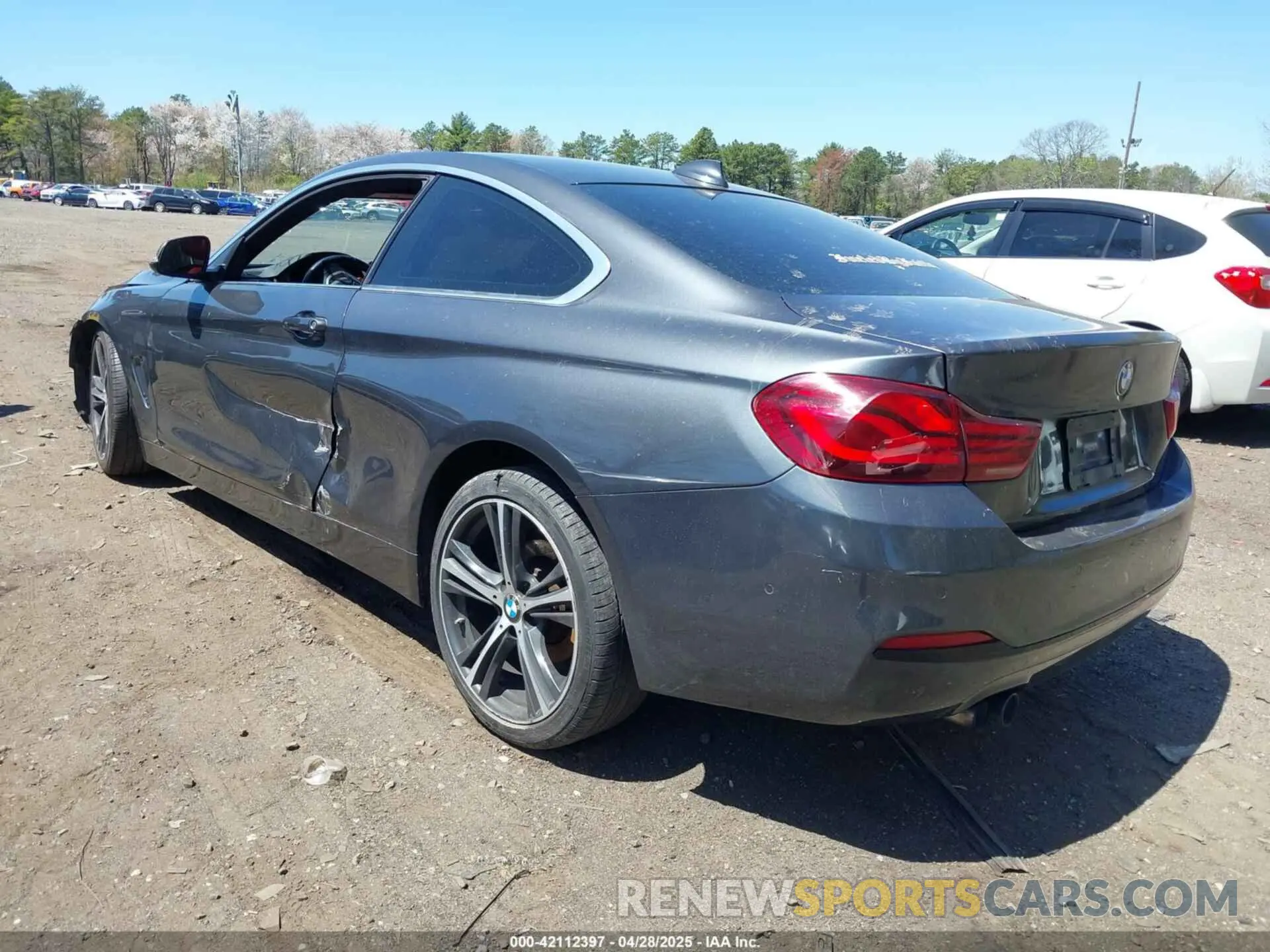 3 fotografías del automóvil dañado WBA4W5C05LFH46602 BMW 430I 2020