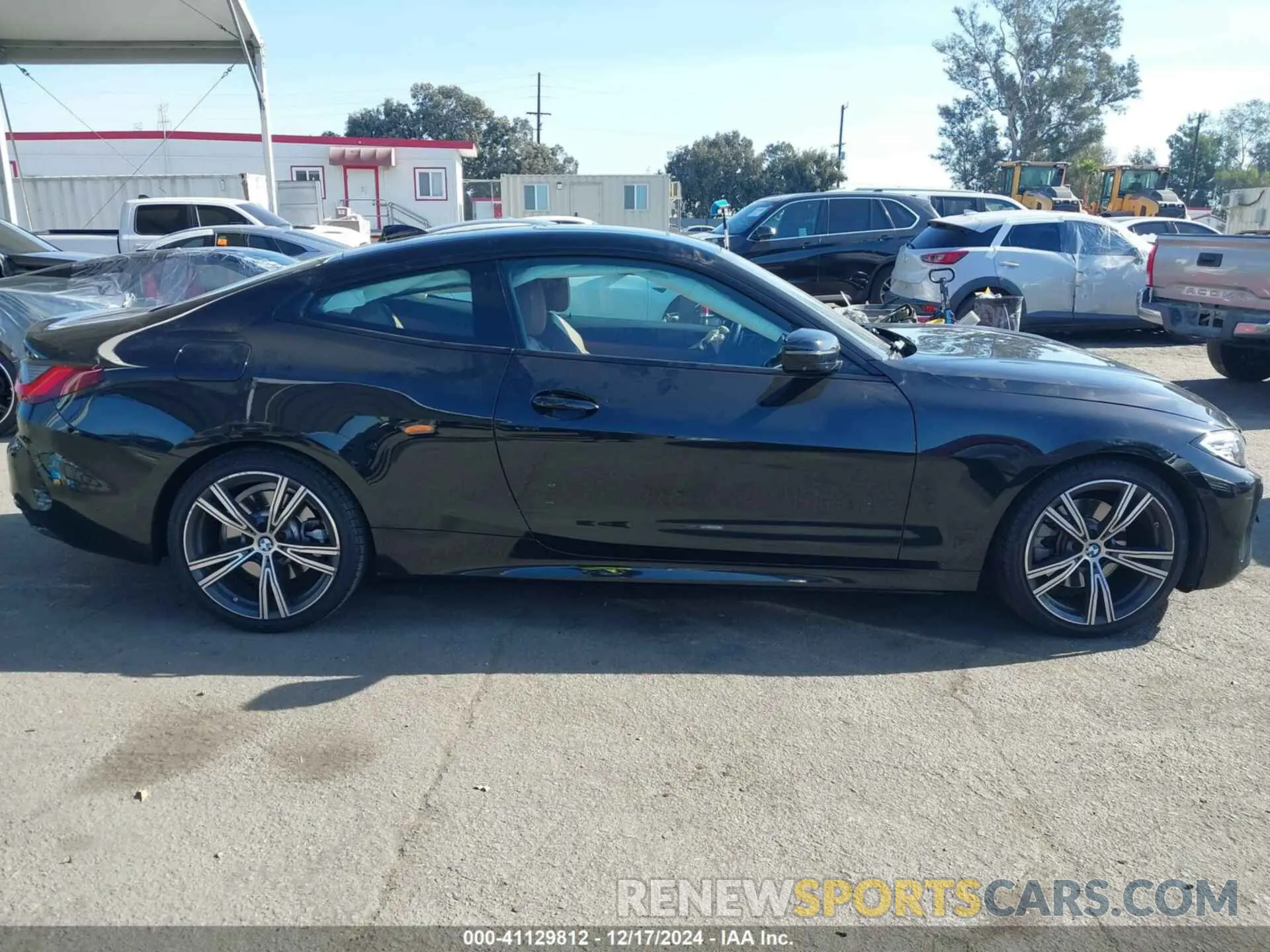 13 fotografías del automóvil dañado WBA53AP05MCH00710 BMW 430I 2021