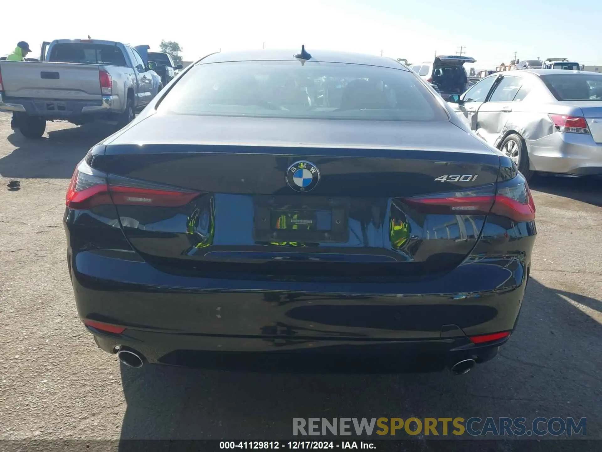 16 fotografías del automóvil dañado WBA53AP05MCH00710 BMW 430I 2021