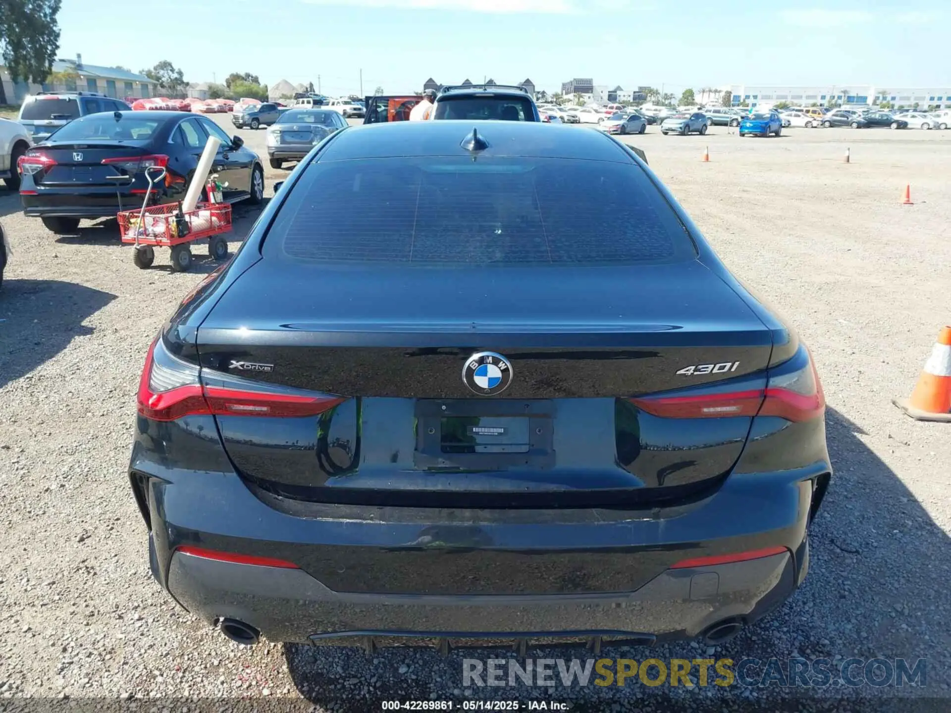 16 fotografías del automóvil dañado WBA73AP01MCG12892 BMW 430I 2021