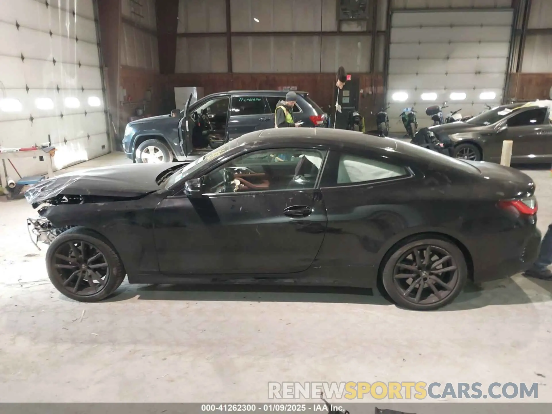 14 fotografías del automóvil dañado WBA73AP03PCM88979 BMW 430I 2023