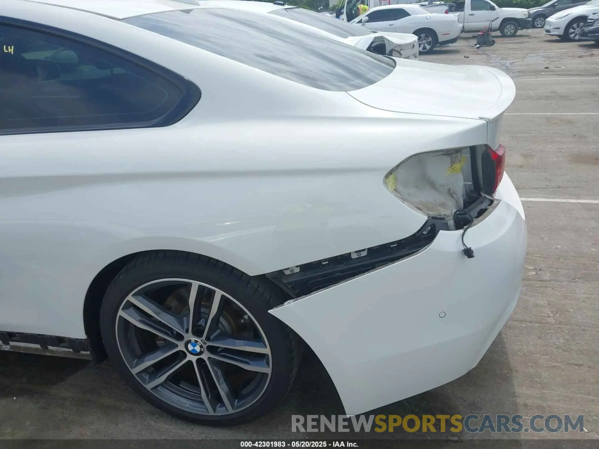20 fotografías del automóvil dañado WBA4W7C57KAG52658 BMW 440I 2019