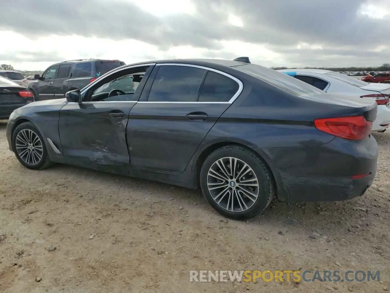 2 fotografías del automóvil dañado WBAJA5C50KBX86733 BMW 5 SERIES 2019
