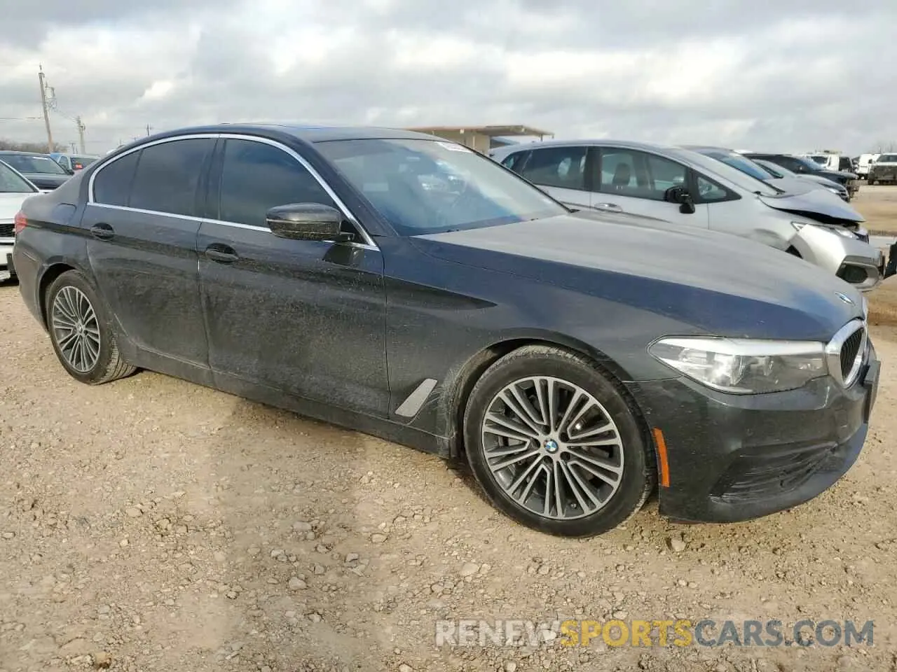 4 fotografías del automóvil dañado WBAJA5C50KBX86733 BMW 5 SERIES 2019