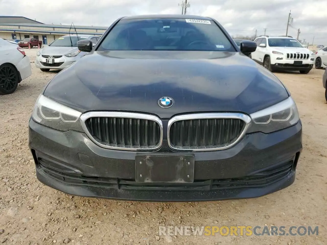5 fotografías del automóvil dañado WBAJA5C50KBX86733 BMW 5 SERIES 2019