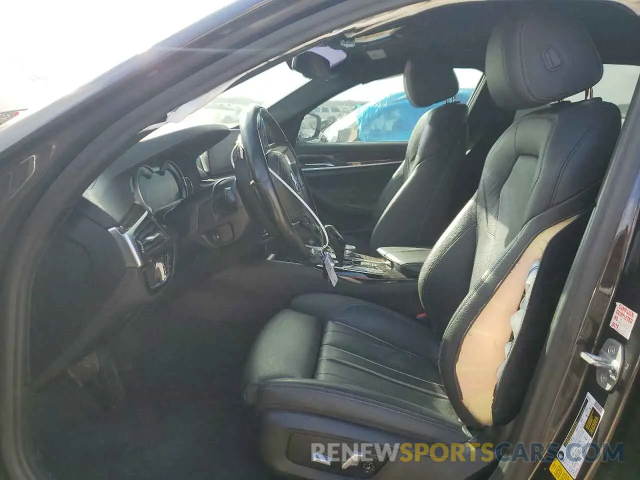 7 fotografías del automóvil dañado WBAJA5C50KBX86733 BMW 5 SERIES 2019