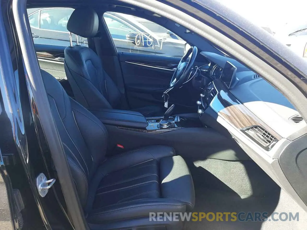 5 fotografías del automóvil dañado WBAJA5C50KBX87252 BMW 5 SERIES 2019