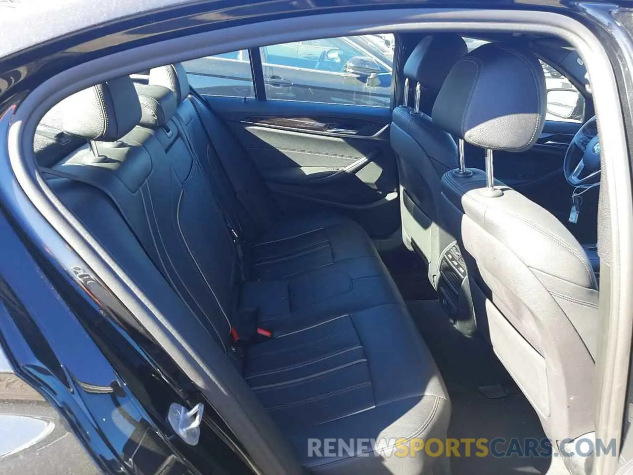 6 fotografías del automóvil dañado WBAJA5C50KBX87252 BMW 5 SERIES 2019