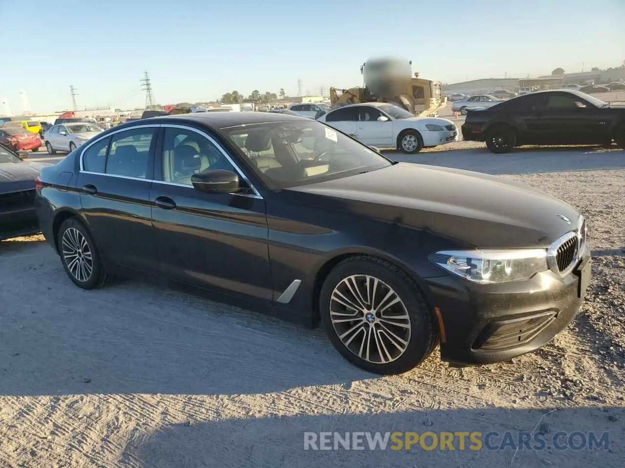 4 fotografías del automóvil dañado WBAJA5C50KBX87977 BMW 5 SERIES 2019