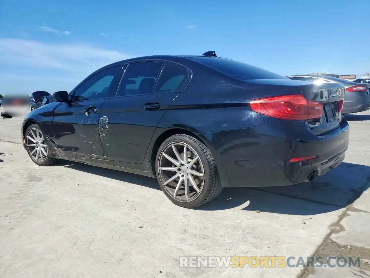 2 fotografías del automóvil dañado WBAJA5C50KG900345 BMW 5 SERIES 2019