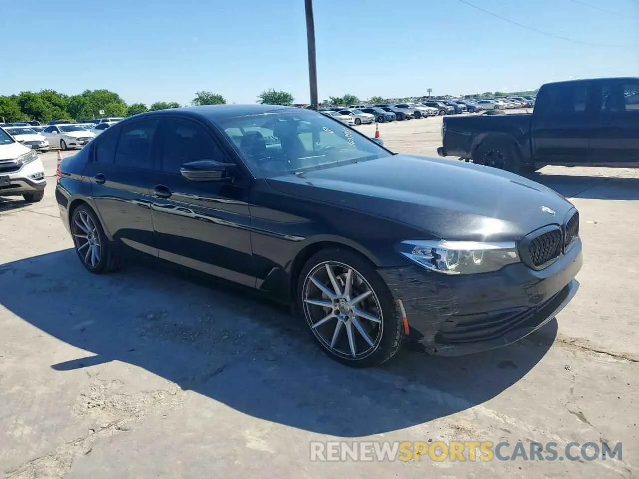 4 fotografías del automóvil dañado WBAJA5C50KG900345 BMW 5 SERIES 2019