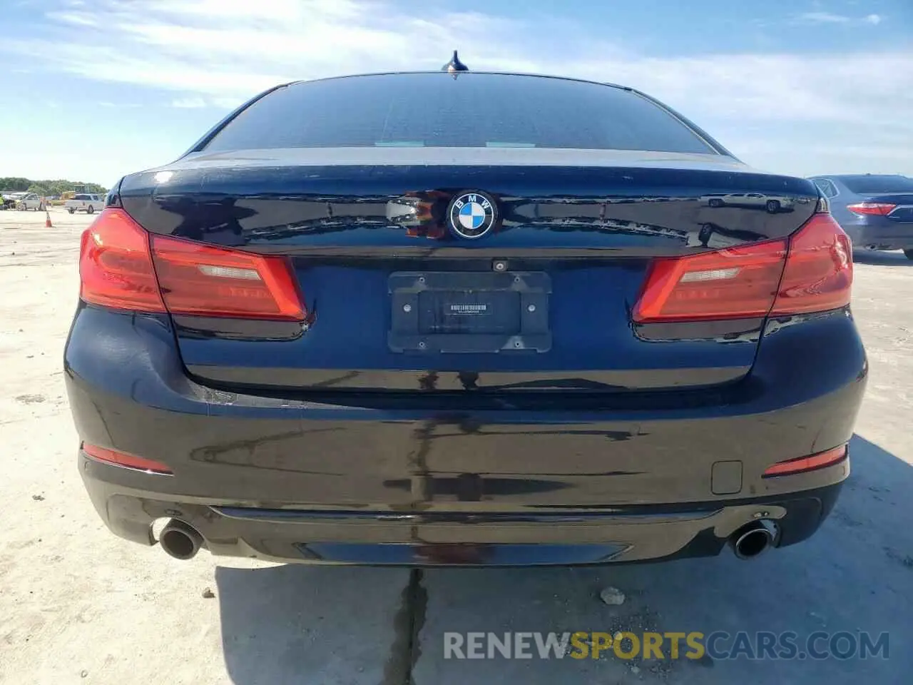 6 fotografías del automóvil dañado WBAJA5C50KG900345 BMW 5 SERIES 2019