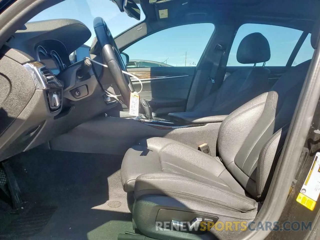 7 fotografías del automóvil dañado WBAJA5C50KG900345 BMW 5 SERIES 2019