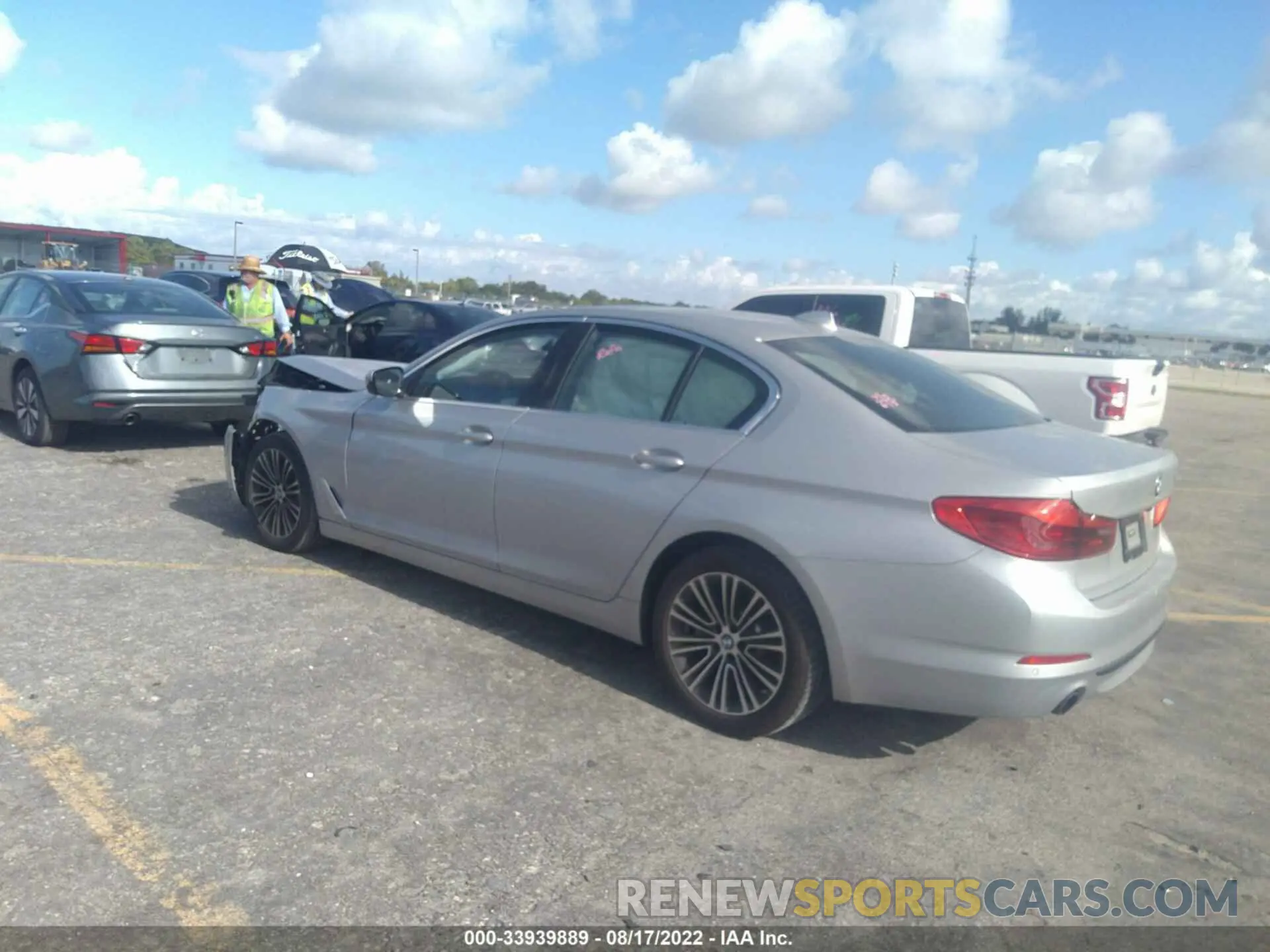 3 fotografías del automóvil dañado WBAJA5C50KWW19958 BMW 5 SERIES 2019