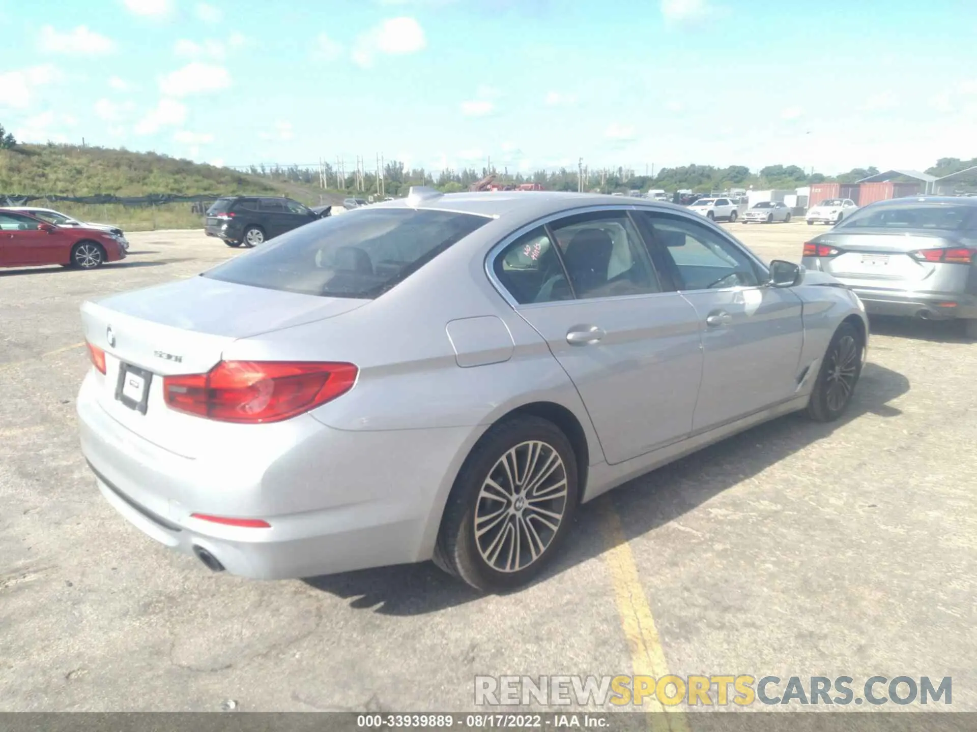 4 fotografías del automóvil dañado WBAJA5C50KWW19958 BMW 5 SERIES 2019