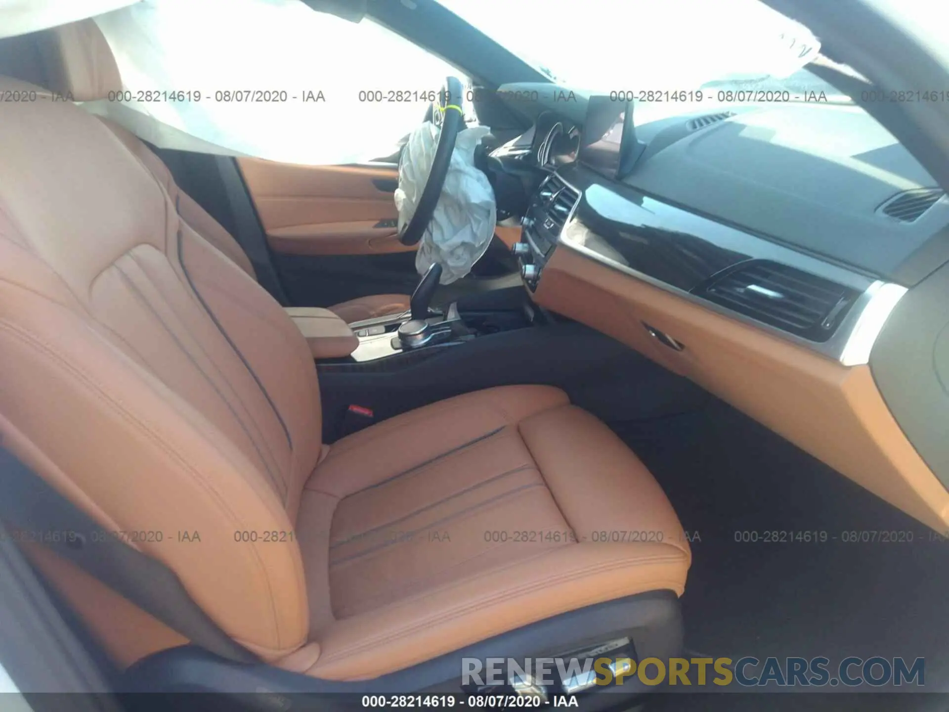 5 fotografías del automóvil dañado WBAJA5C50KWW20897 BMW 5 SERIES 2019
