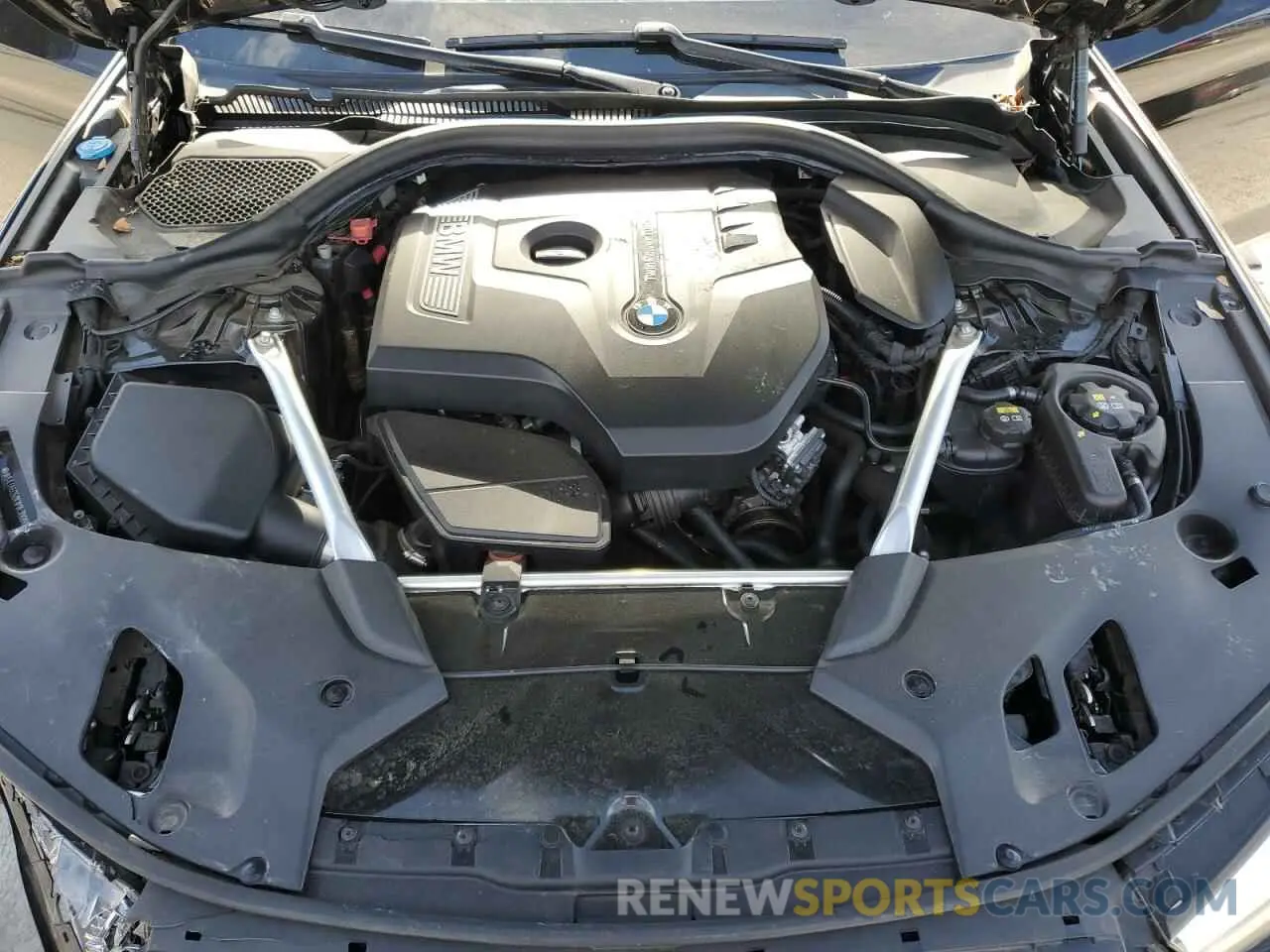 12 fotografías del automóvil dañado WBAJA5C50KWW30068 BMW 5 SERIES 2019