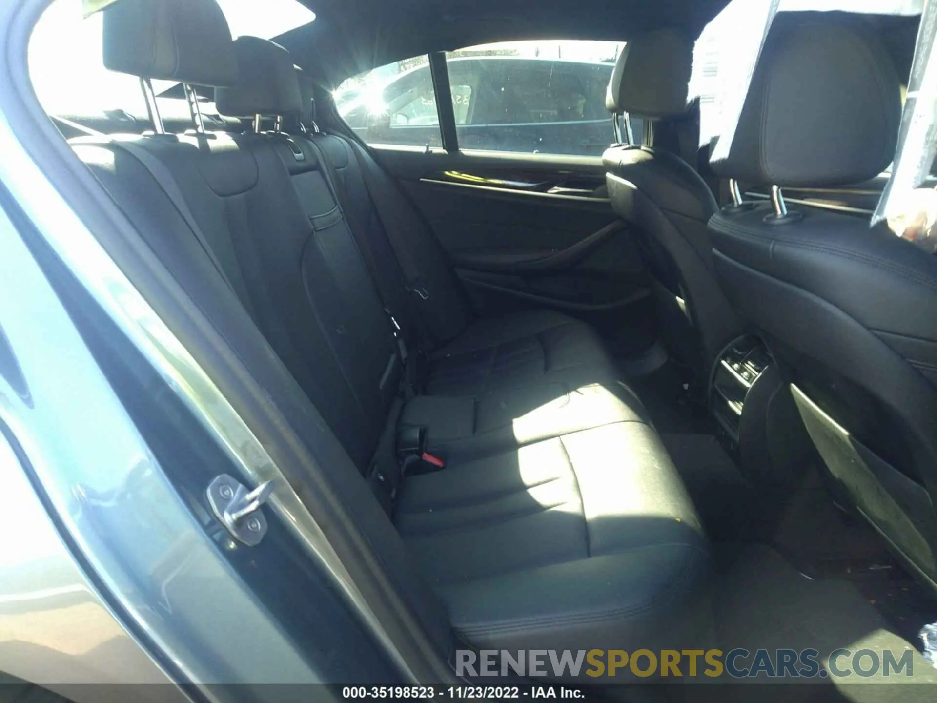 8 fotografías del automóvil dañado WBAJA5C50KWW40082 BMW 5 SERIES 2019