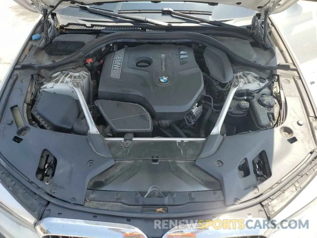 11 fotografías del automóvil dañado WBAJA5C51KBX86434 BMW 5 SERIES 2019