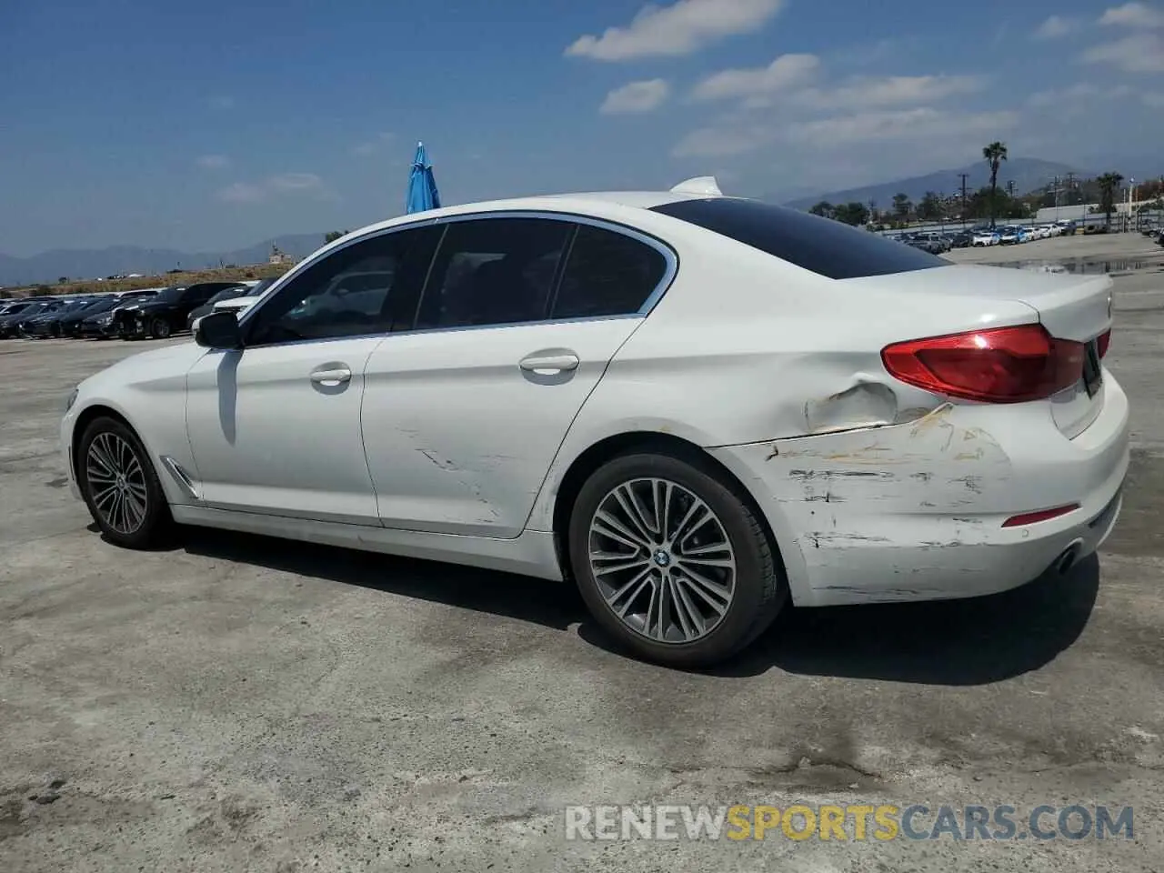 2 fotografías del automóvil dañado WBAJA5C51KBX86434 BMW 5 SERIES 2019