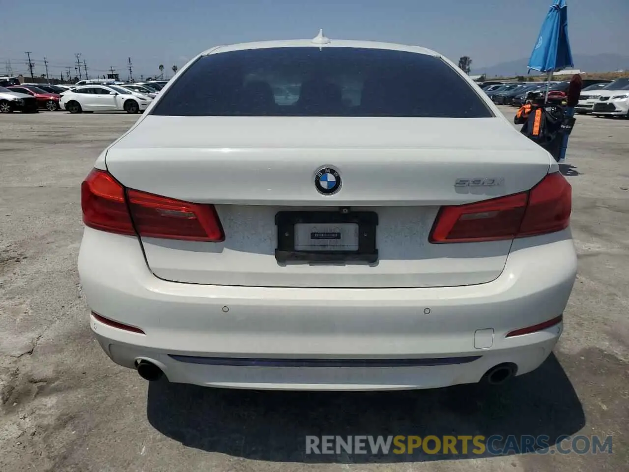 6 fotografías del automóvil dañado WBAJA5C51KBX86434 BMW 5 SERIES 2019