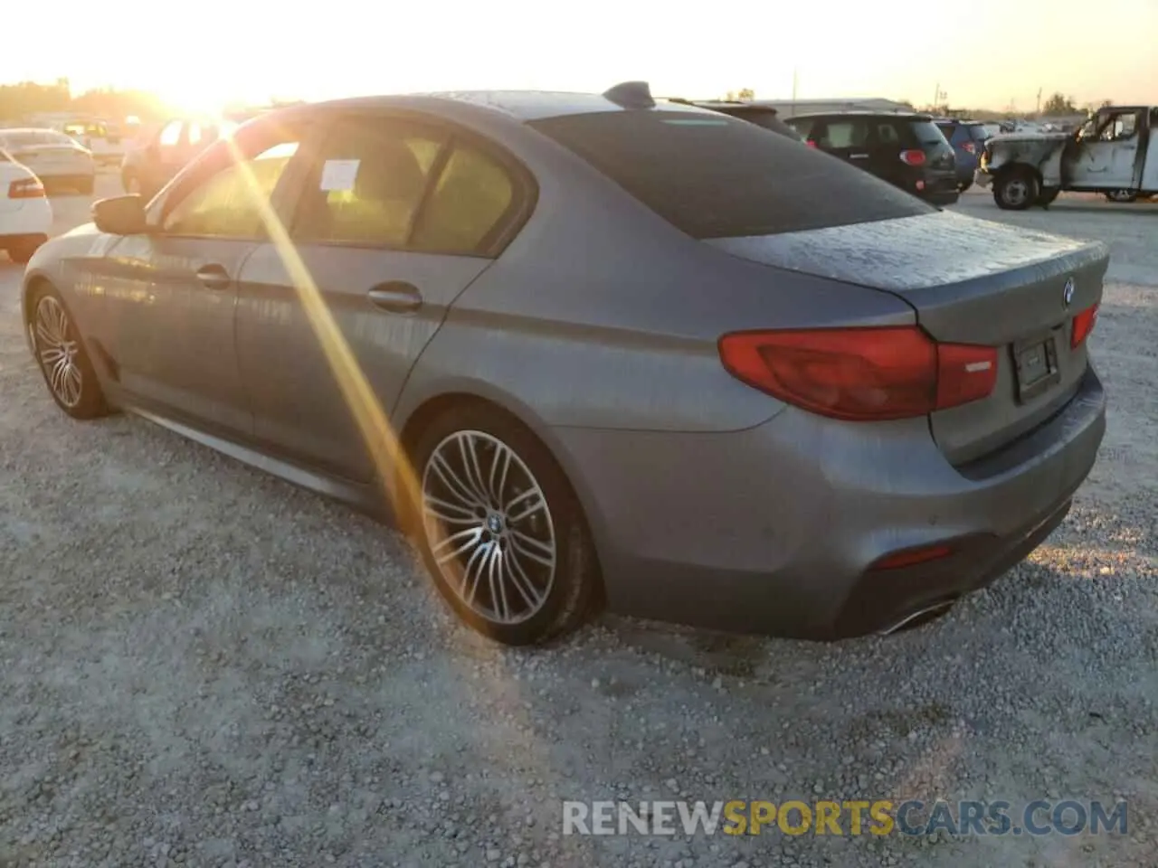 2 fotografías del automóvil dañado WBAJA5C52KBX86653 BMW 5 SERIES 2019