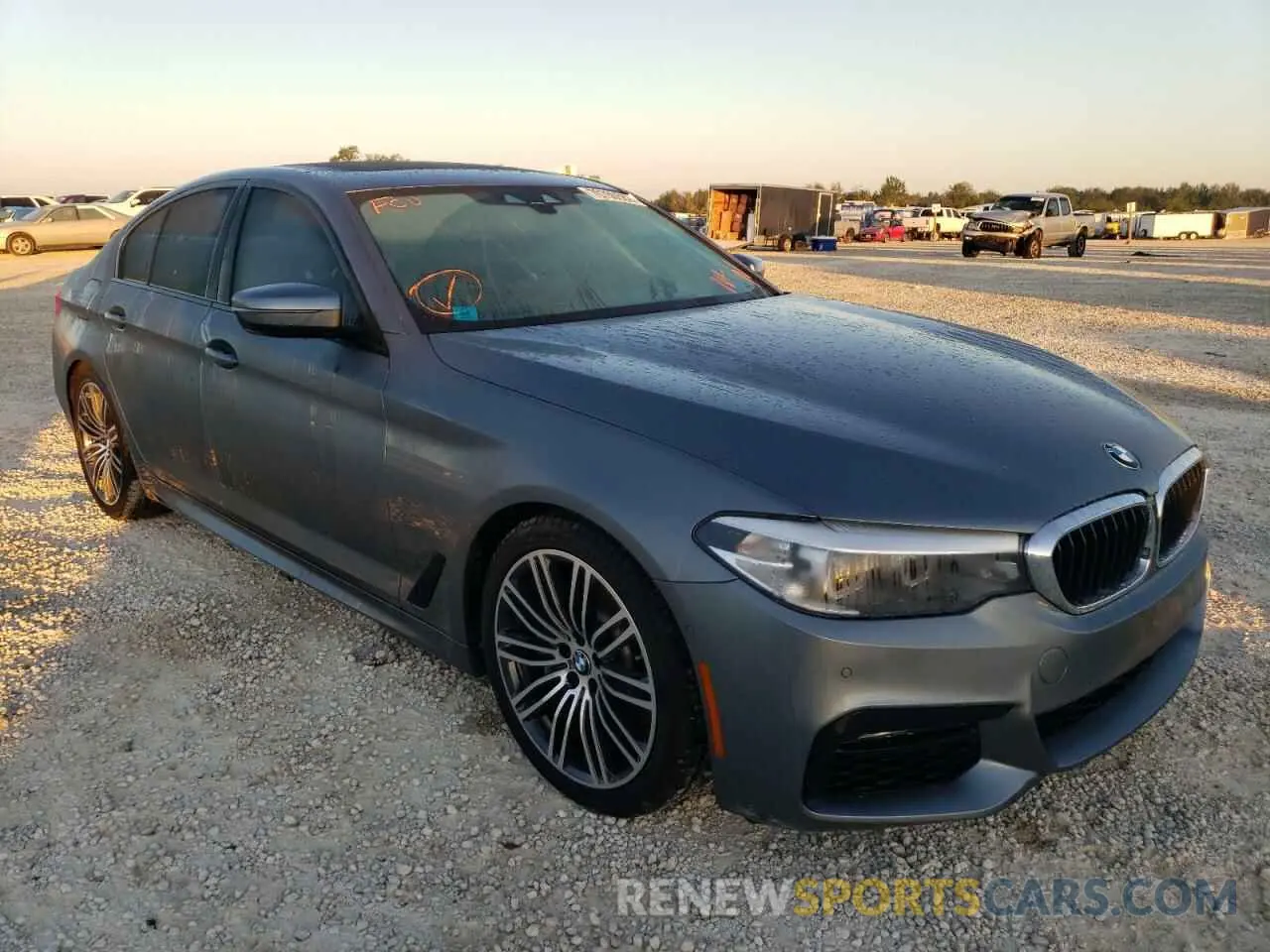 4 fotografías del automóvil dañado WBAJA5C52KBX86653 BMW 5 SERIES 2019