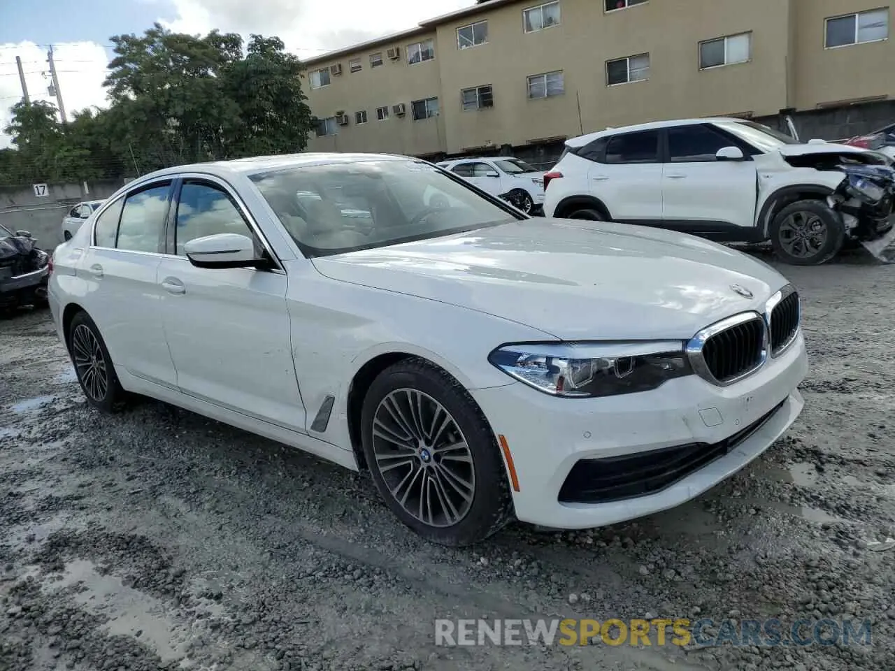 4 fotografías del automóvil dañado WBAJA5C52KWW26930 BMW 5 SERIES 2019