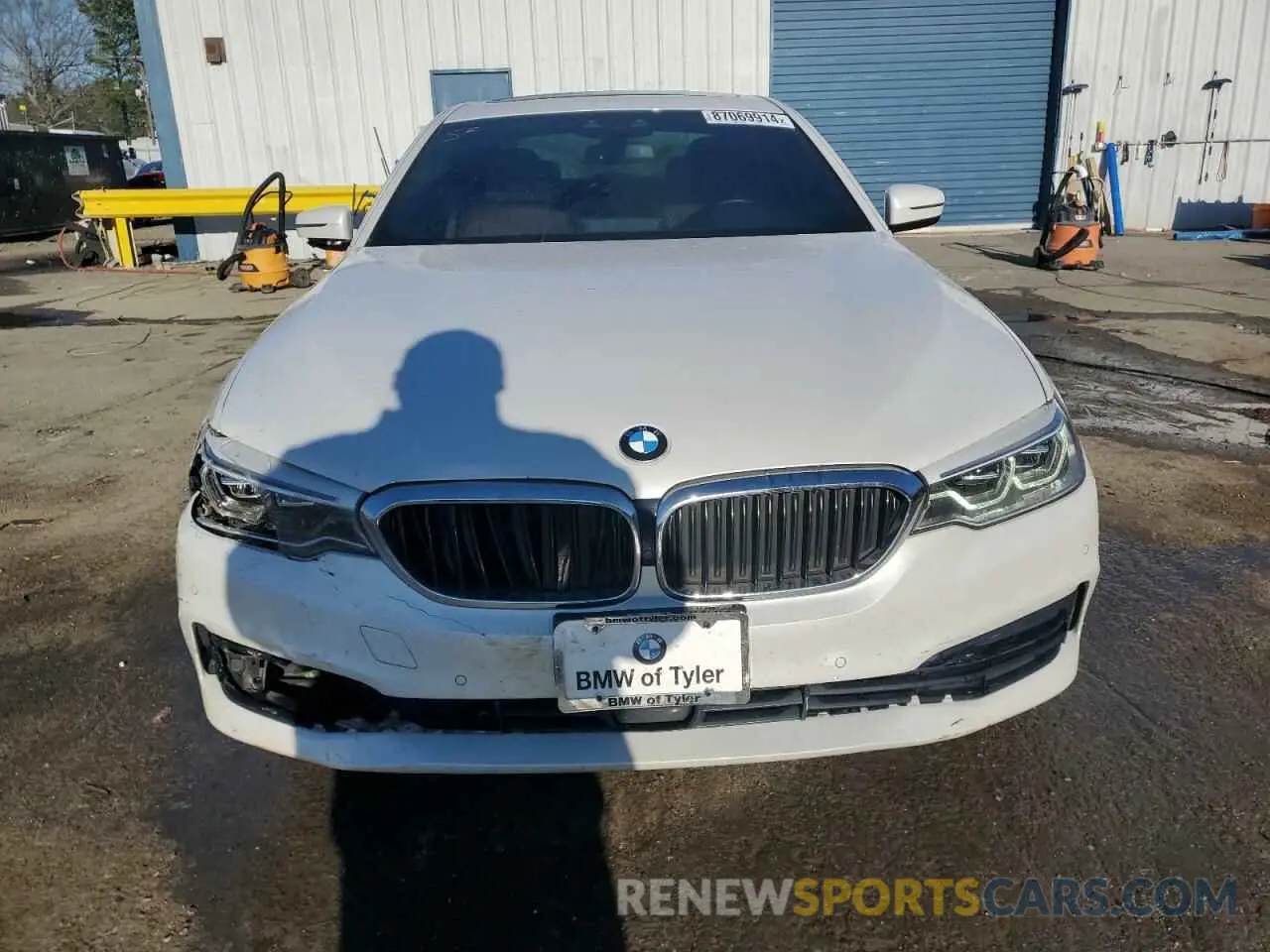 5 fotografías del automóvil dañado WBAJA5C53KWW26760 BMW 5 SERIES 2019
