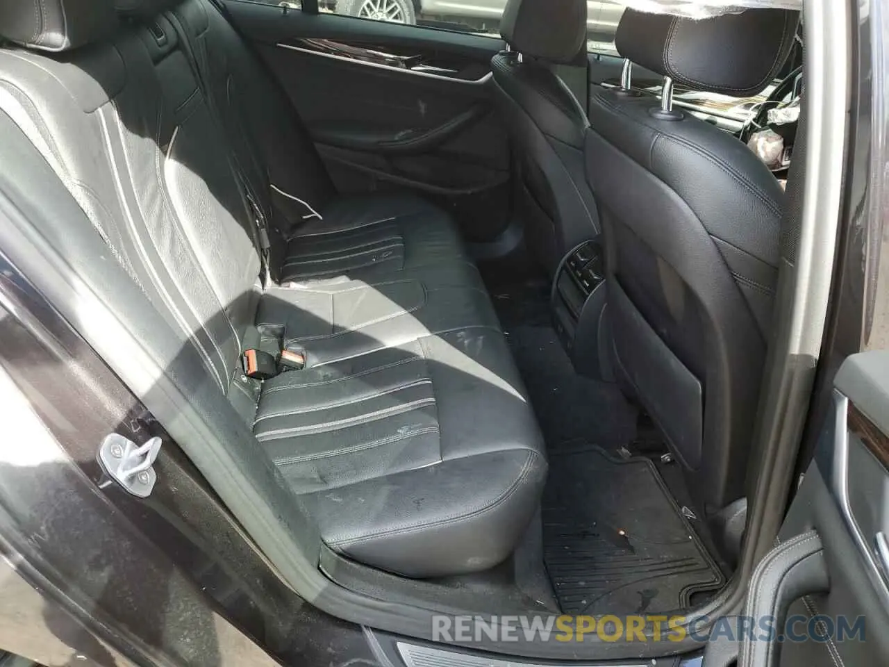 10 fotografías del automóvil dañado WBAJA5C53KWW30663 BMW 5 SERIES 2019