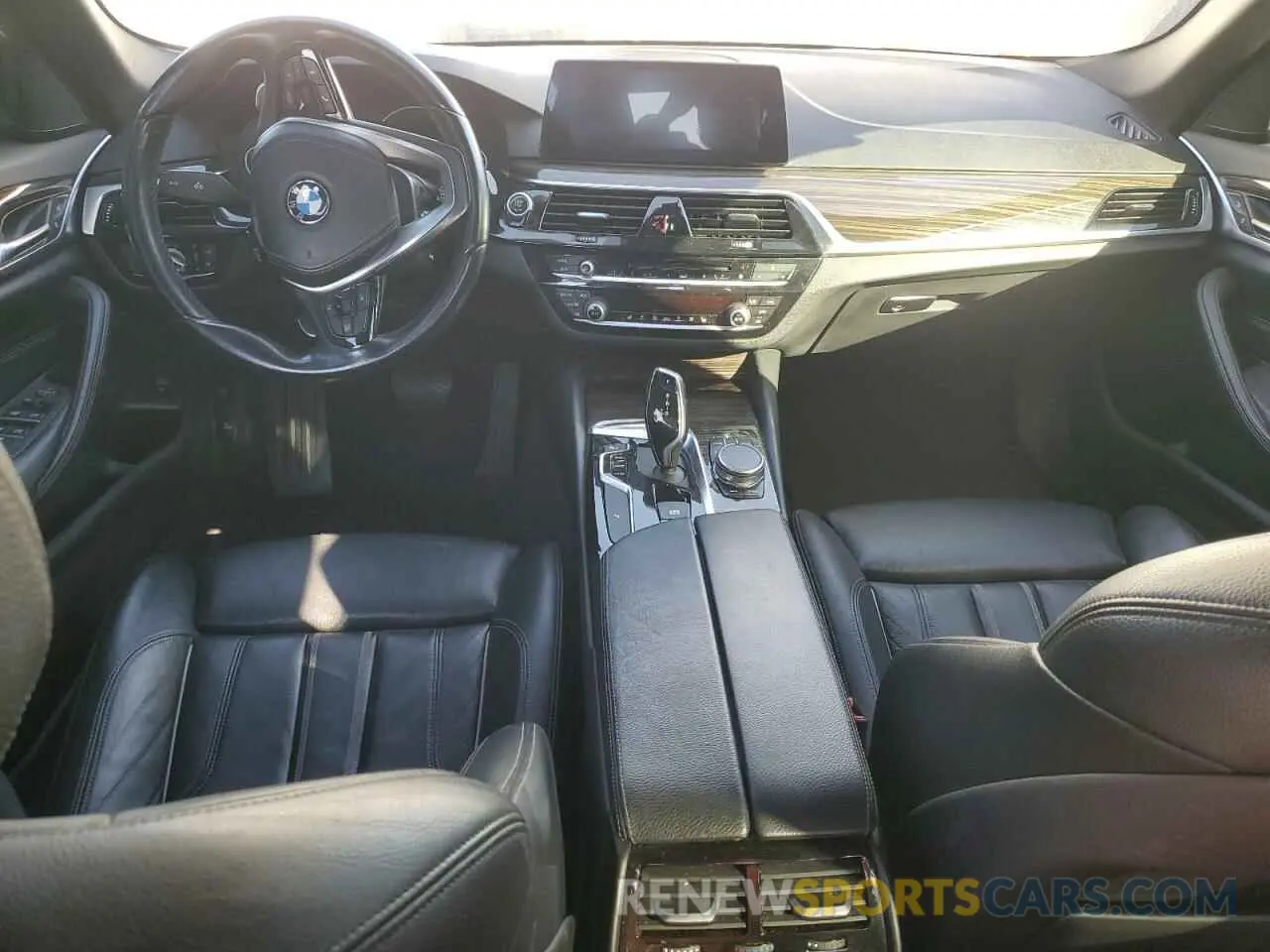 8 fotografías del automóvil dañado WBAJA5C54KWA57842 BMW 5 SERIES 2019