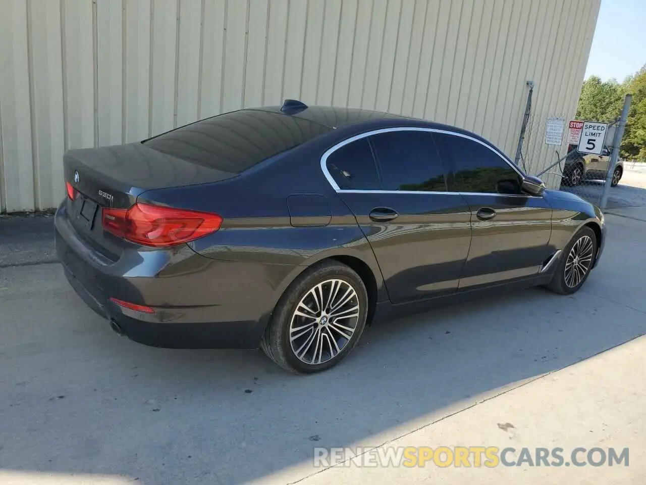 3 fotografías del automóvil dañado WBAJA5C55KWA57798 BMW 5 SERIES 2019