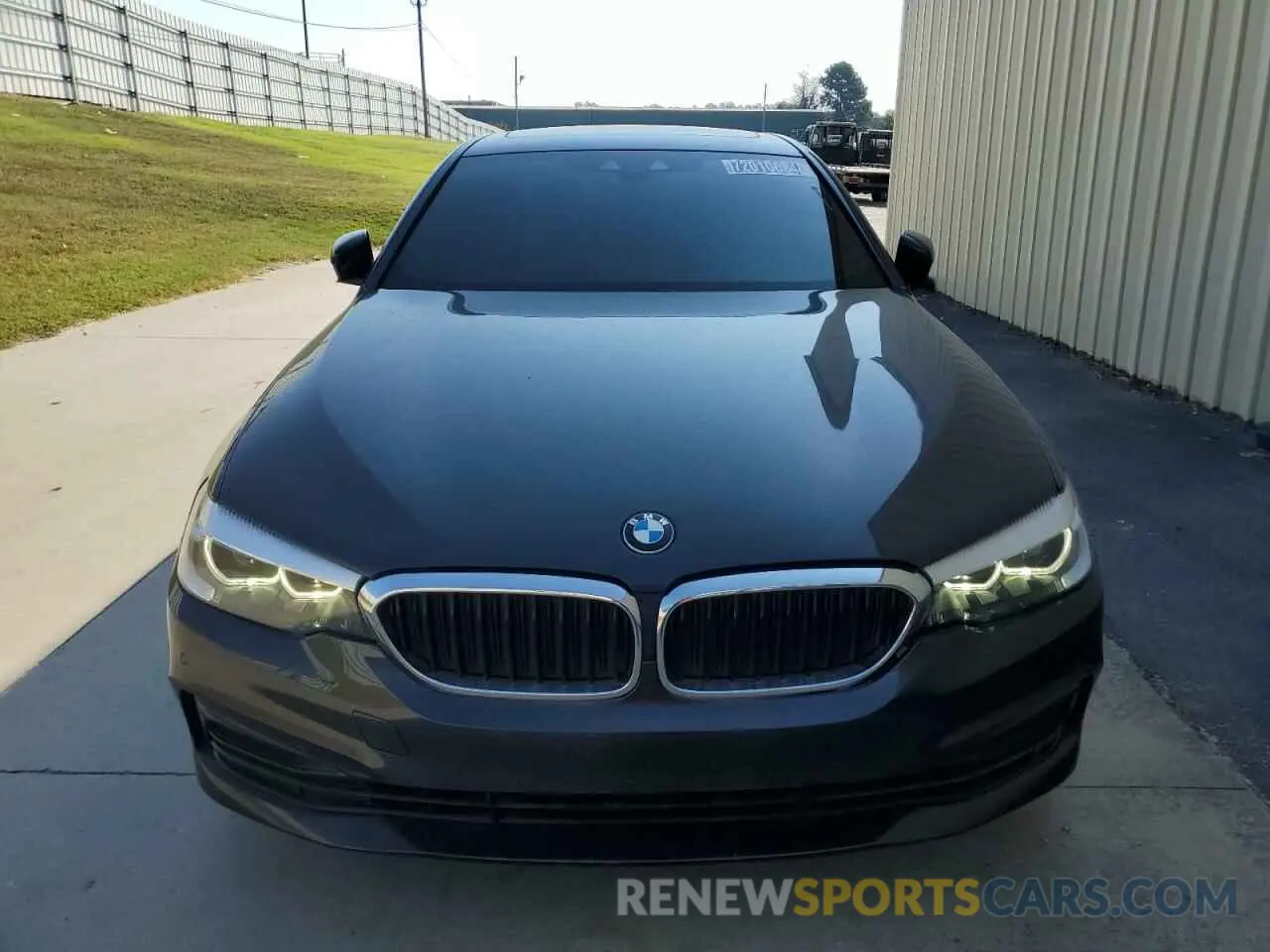 5 fotografías del automóvil dañado WBAJA5C55KWA57798 BMW 5 SERIES 2019