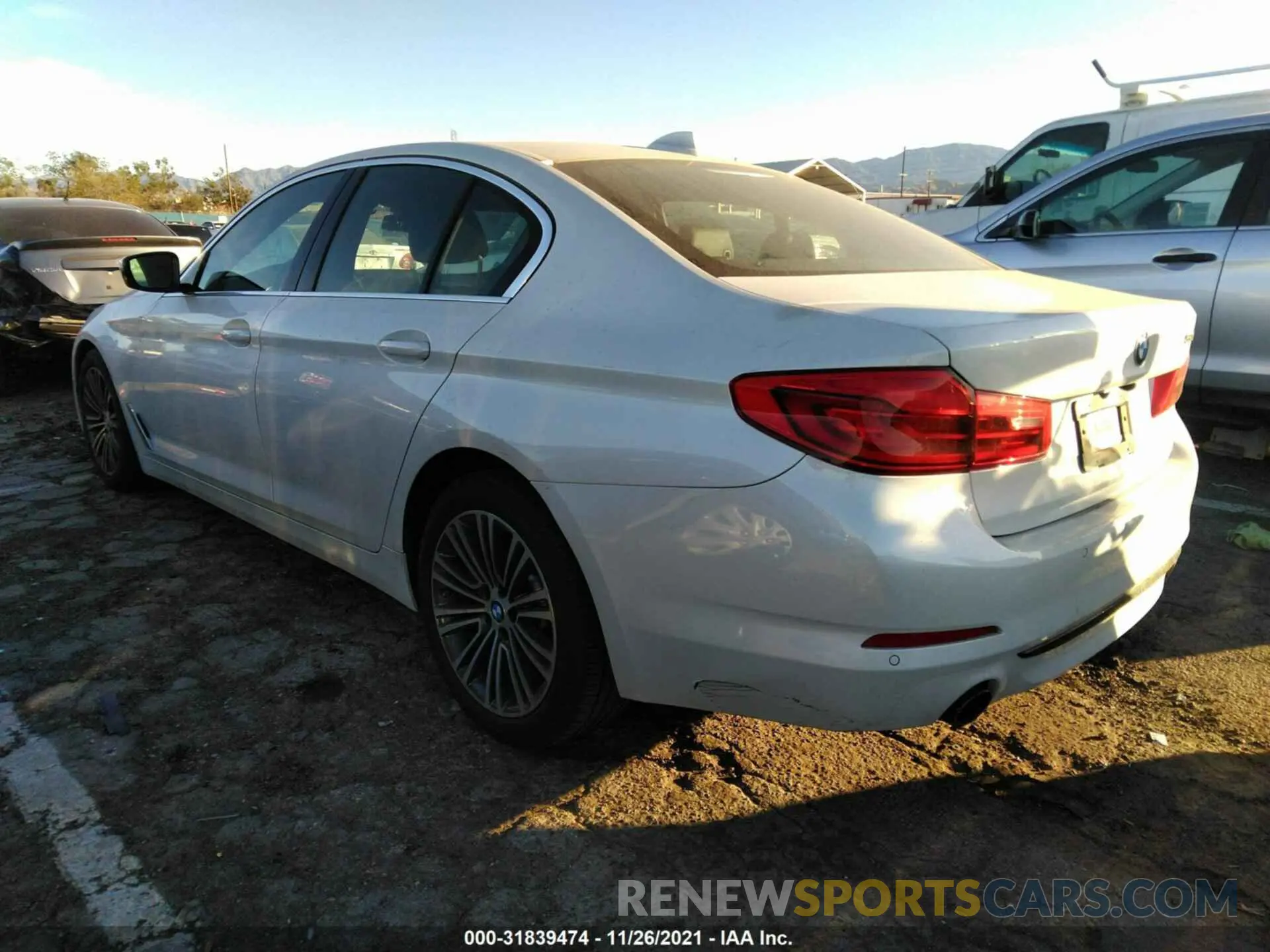 3 fotografías del automóvil dañado WBAJA5C56KWW16515 BMW 5 SERIES 2019
