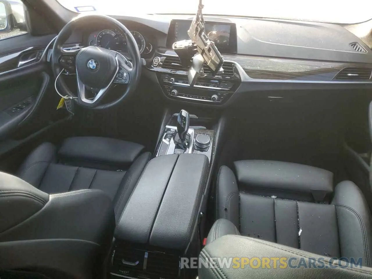 8 fotografías del automóvil dañado WBAJA5C57KBX88110 BMW 5 SERIES 2019