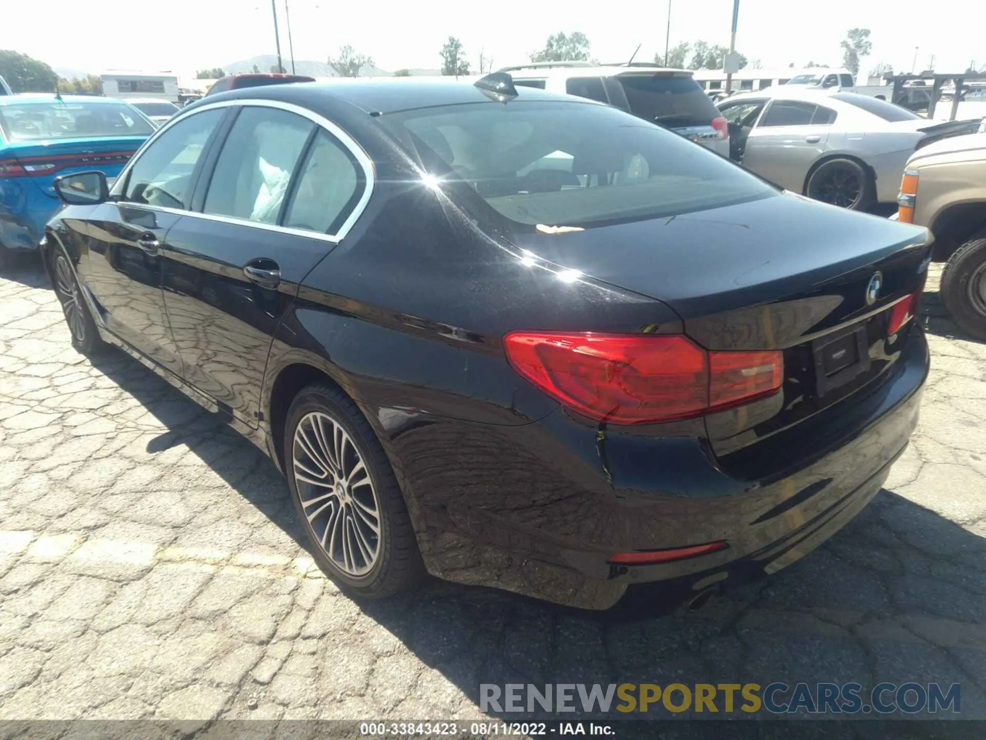 3 fotografías del automóvil dañado WBAJA5C57KBX88219 BMW 5 SERIES 2019