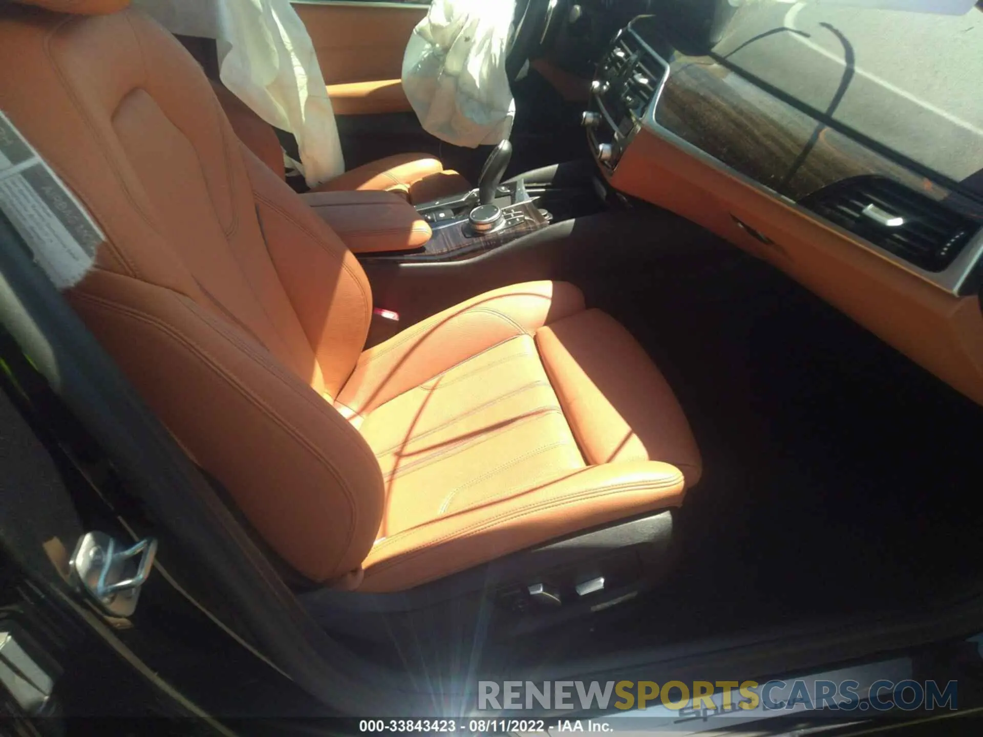 5 fotografías del automóvil dañado WBAJA5C57KBX88219 BMW 5 SERIES 2019