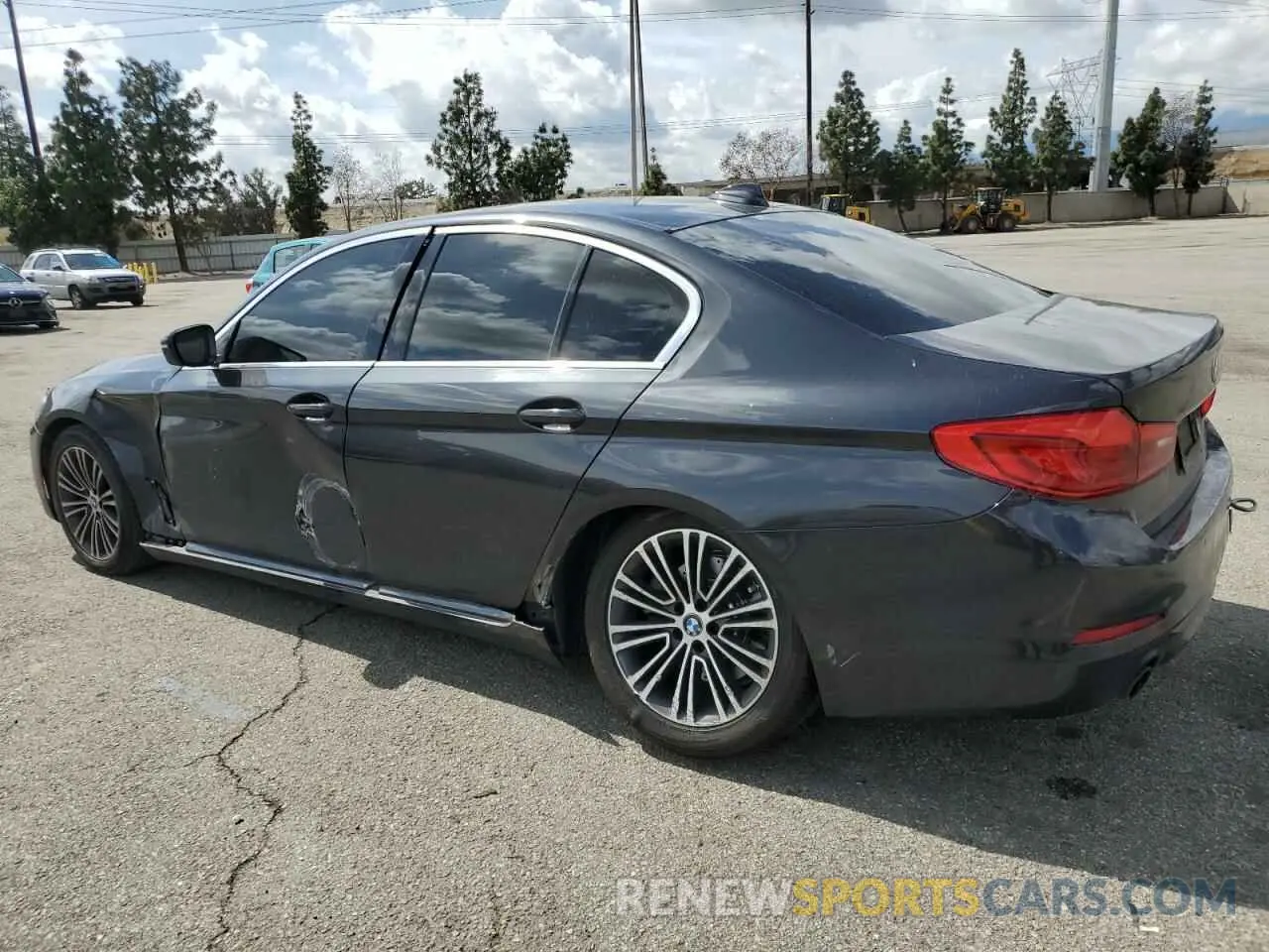 2 fotografías del automóvil dañado WBAJA5C57KWW33498 BMW 5 SERIES 2019