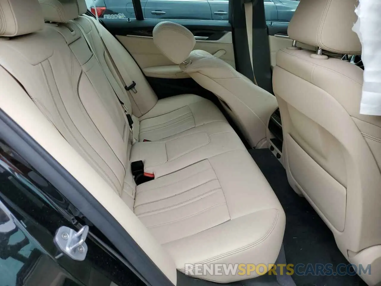 10 fotografías del automóvil dañado WBAJA5C58KBX46657 BMW 5 SERIES 2019
