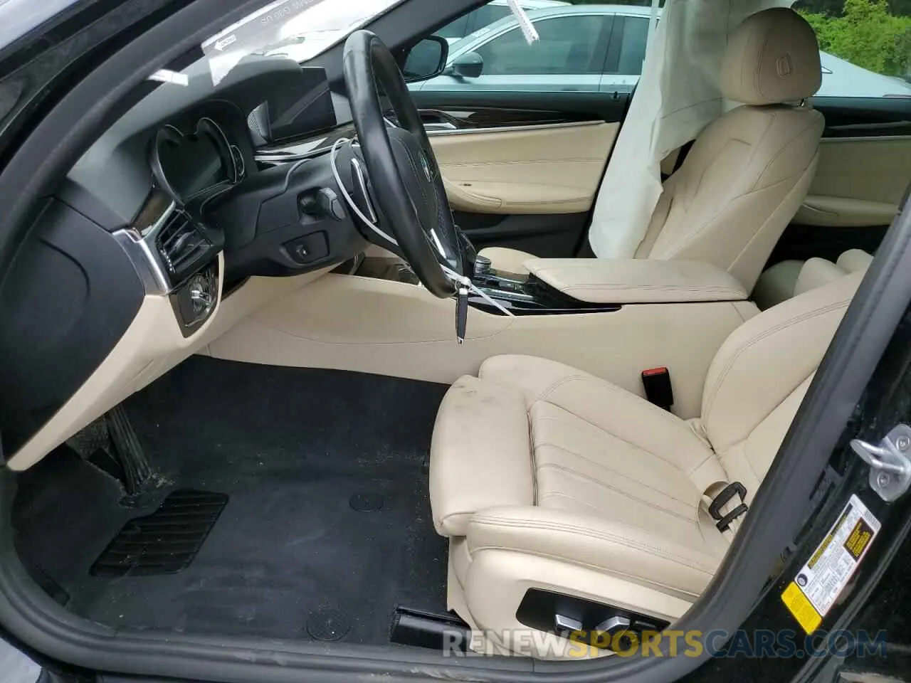 7 fotografías del automóvil dañado WBAJA5C58KBX46657 BMW 5 SERIES 2019