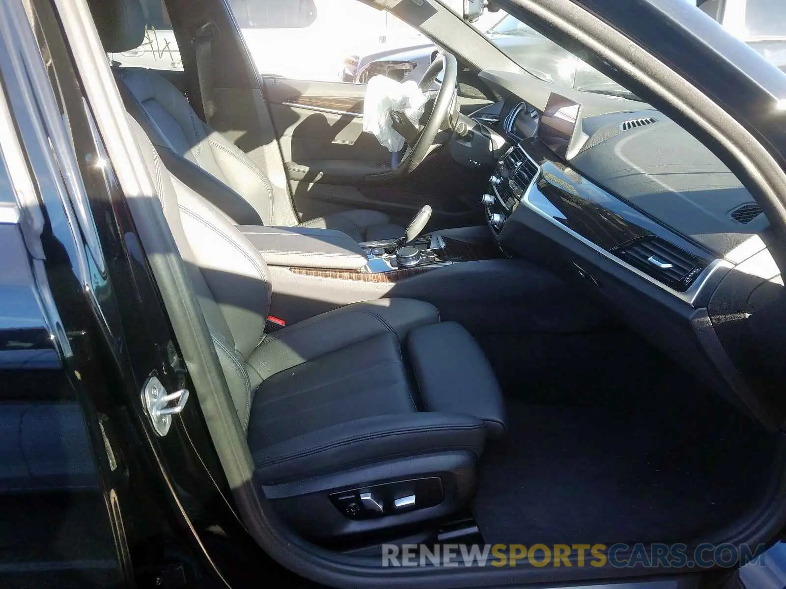 5 fotografías del automóvil dañado WBAJA5C58KG900318 BMW 5 SERIES 2019