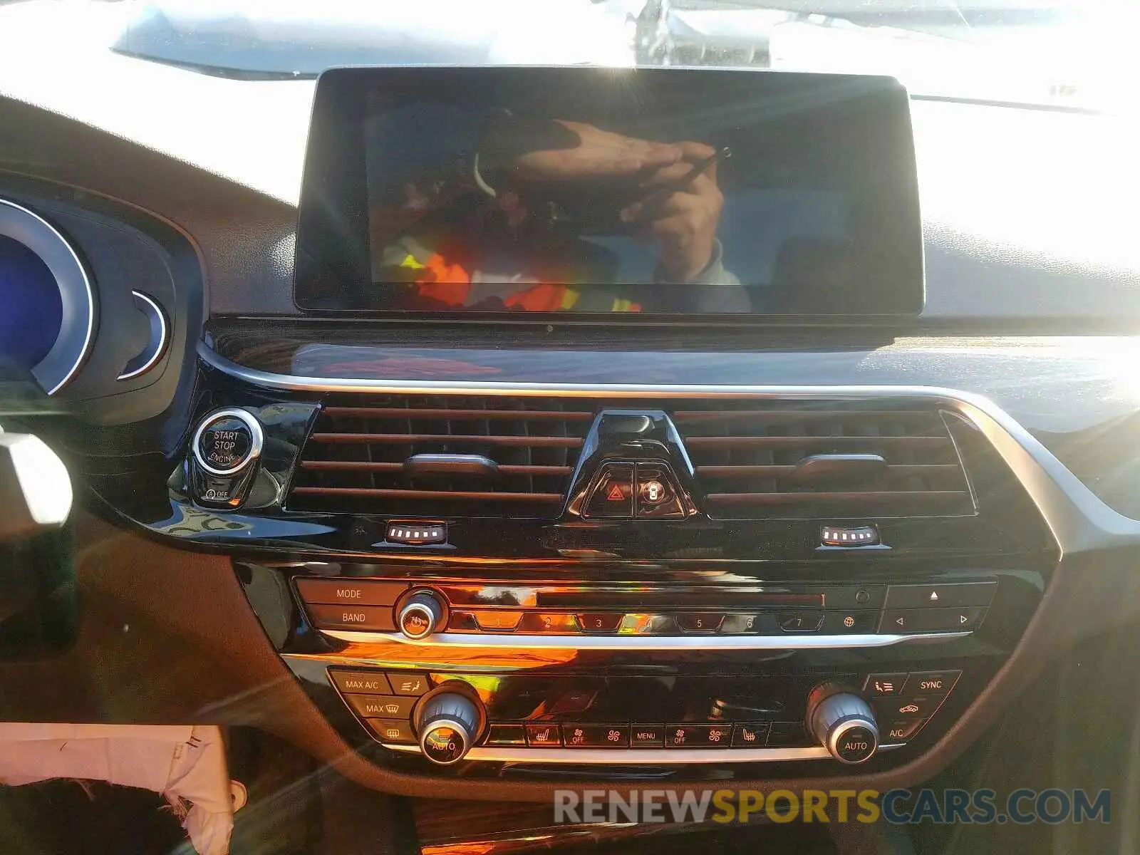 9 fotografías del automóvil dañado WBAJA5C58KG900318 BMW 5 SERIES 2019