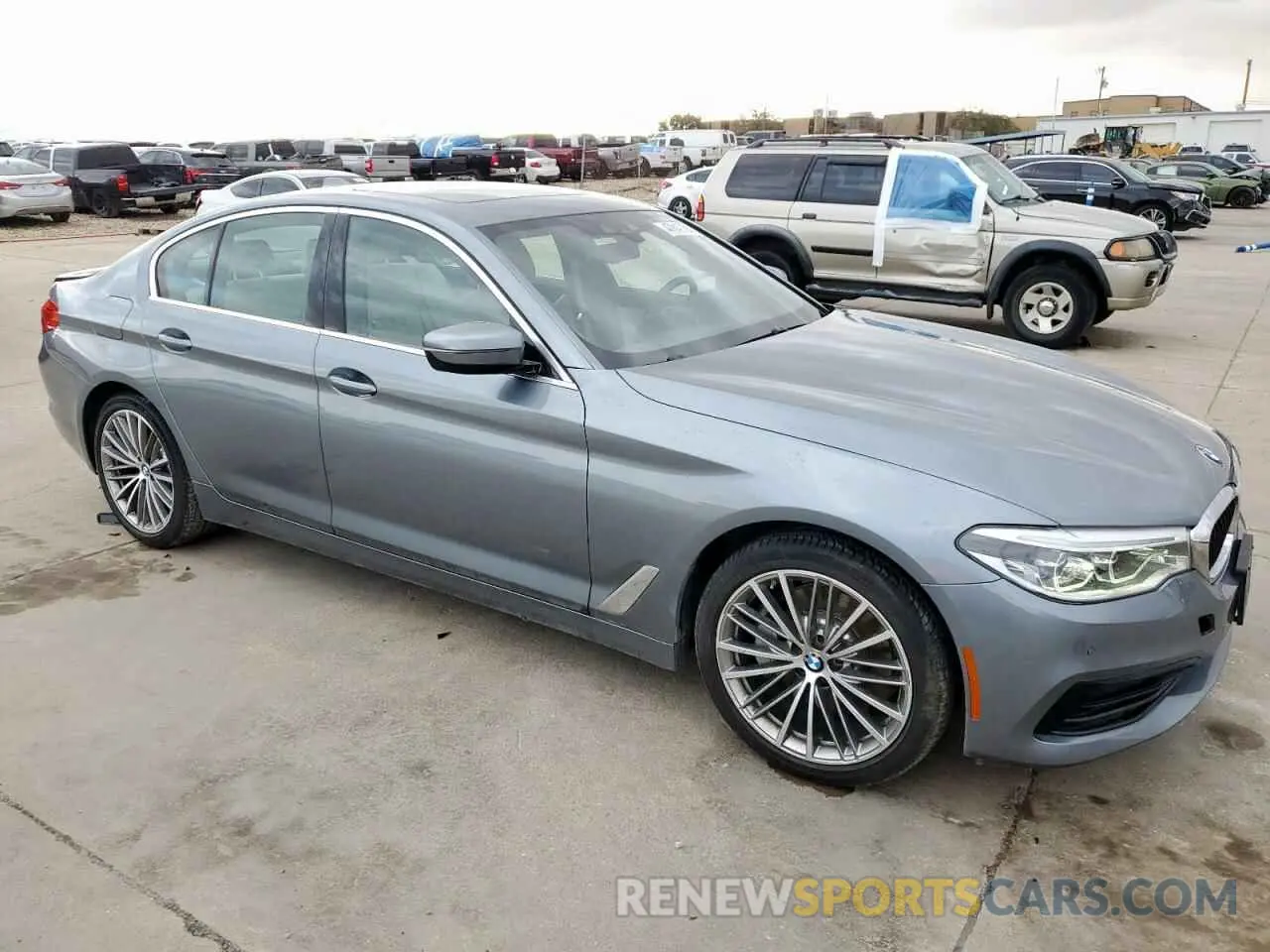 4 fotografías del automóvil dañado WBAJA5C59KWW36645 BMW 5 SERIES 2019