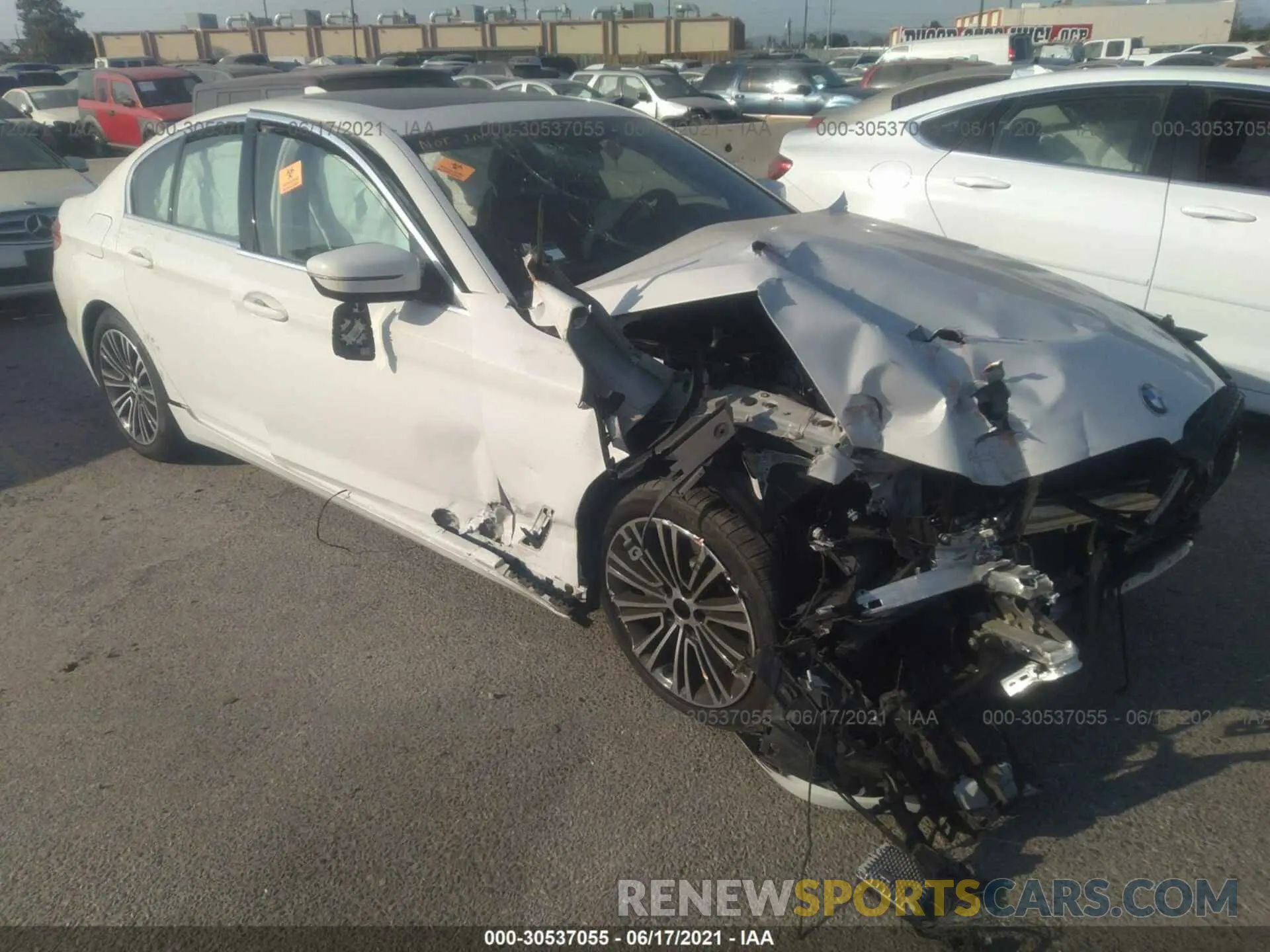 1 fotografías del automóvil dañado WBAJA5C5XKWA58087 BMW 5 SERIES 2019