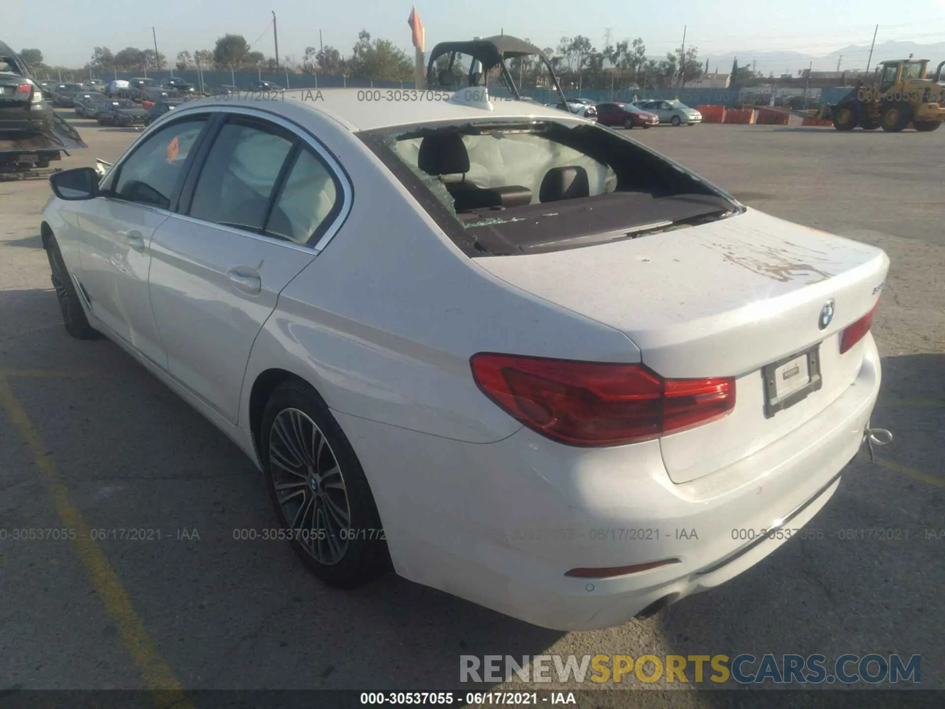 3 fotografías del automóvil dañado WBAJA5C5XKWA58087 BMW 5 SERIES 2019