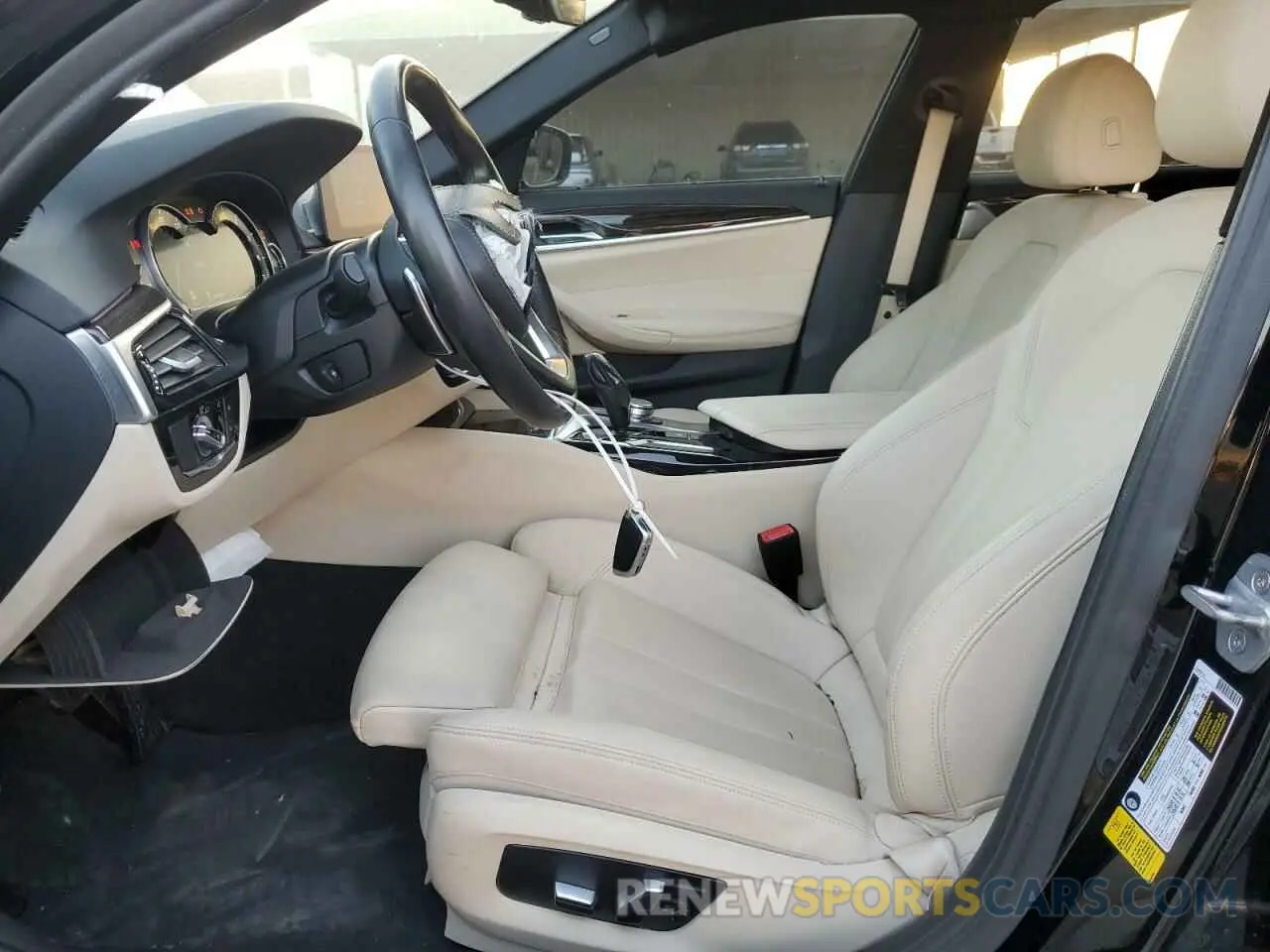 7 fotografías del automóvil dañado WBAJA5C5XKWW08160 BMW 5 SERIES 2019